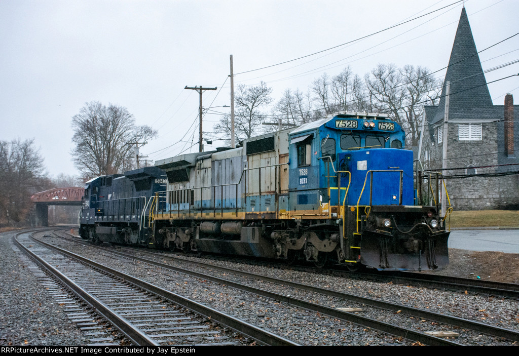 The 1000 arrives with an outbound 